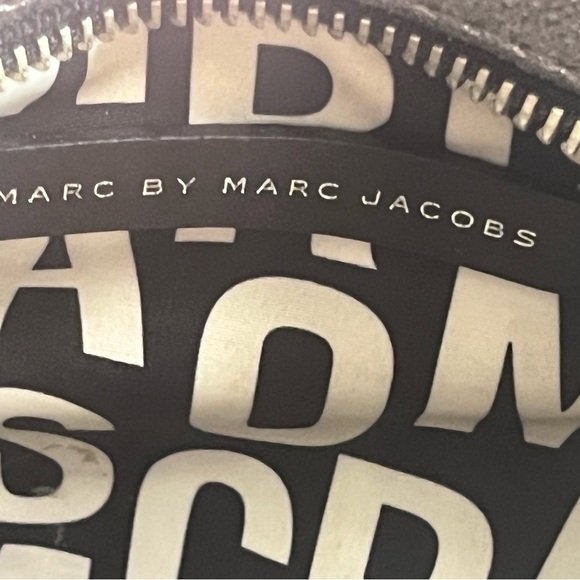 Marc Jacobs Silver Crossbody Bag - Picture 7 of 9